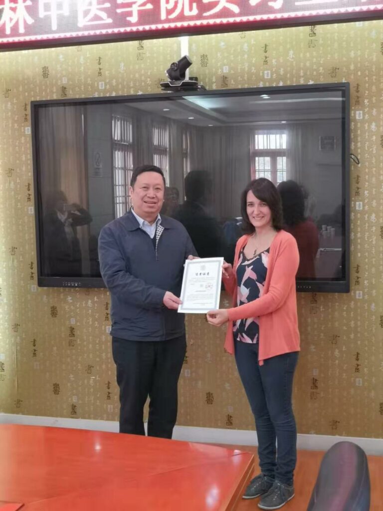 remise diplome acupuncture Laura Muller